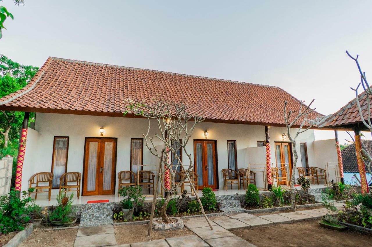 Kamasanti Hostel Toyapakeh Exterior photo